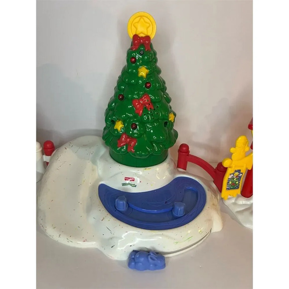Fisher-Price Little People Christmas Tree Lighting Playset 4-7 Years - Picture 5 of 12
